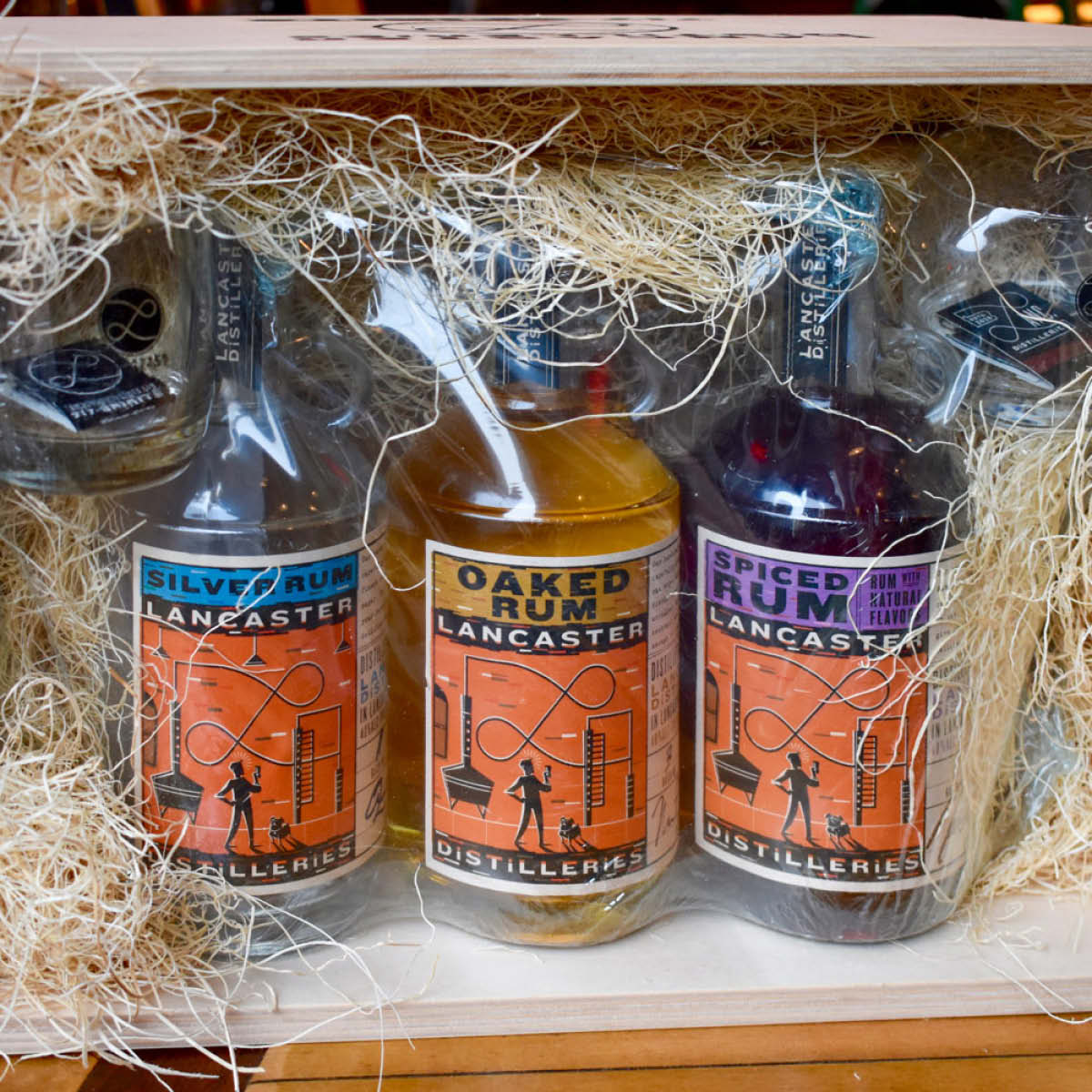 – Lancaster Gift We 3 Rums Crate Distilleries